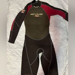 Women’s vintage full body wet suit 
Open to offers!